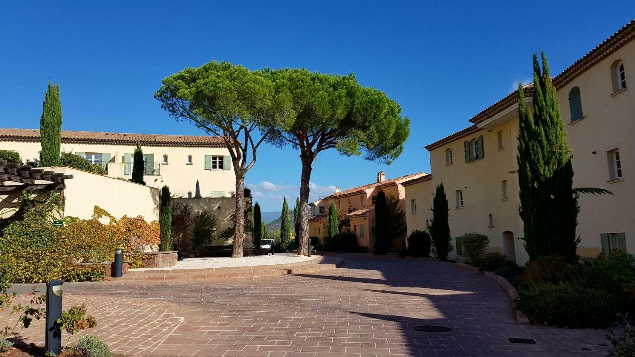 Villa Au Golf De St-Endreol La Motte Exterior foto